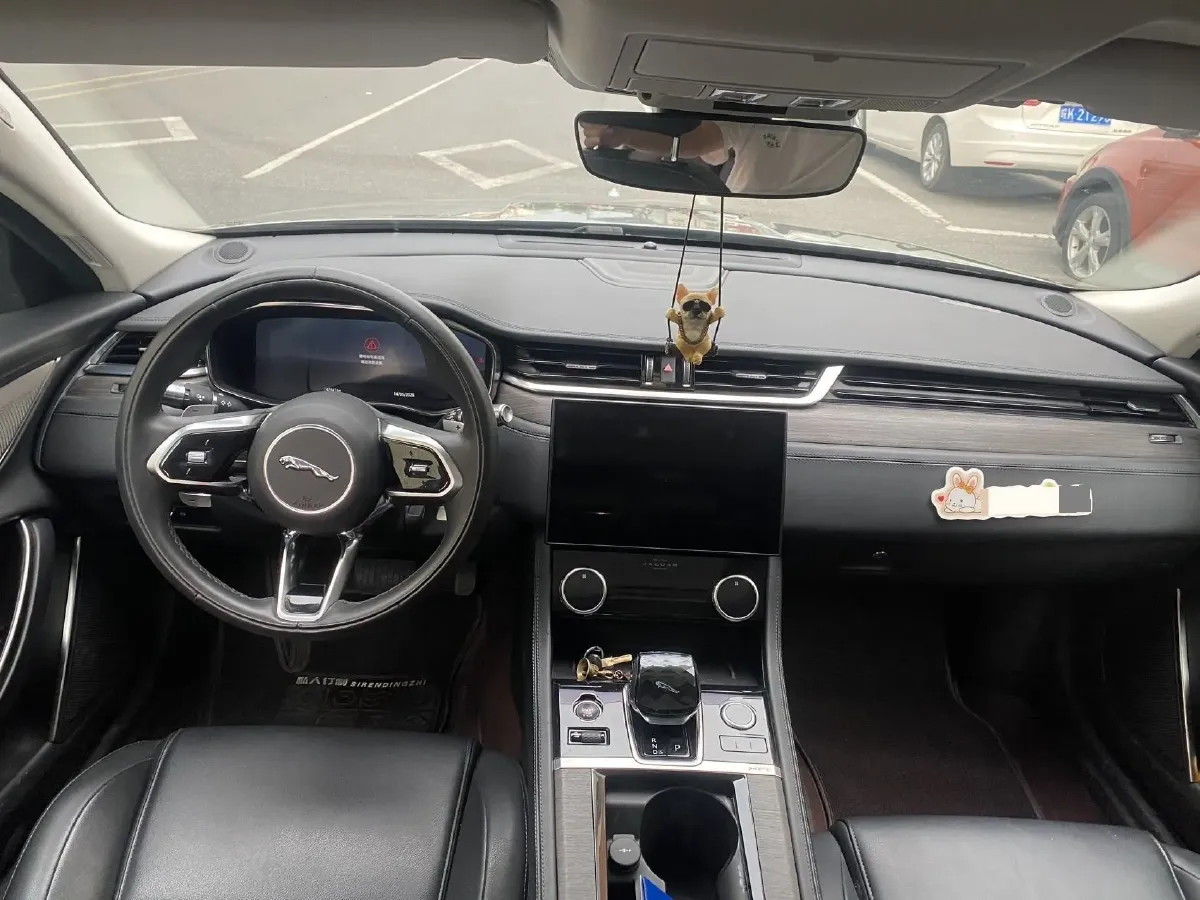 2021 Jaguar XFL 2.0T 200HP L4 8AT,autocango,china used car exporter,china ev exporter,chinese used car exporter,chinese used ev exporter