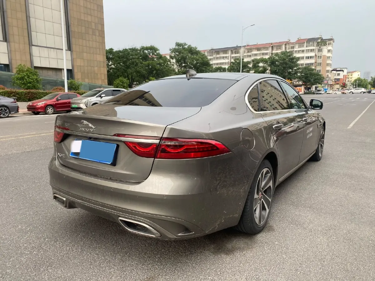 2021 Jaguar XFL 2.0T 200HP L4 8AT,autocango,china used car exporter,china ev exporter,chinese used car exporter,chinese used ev exporter