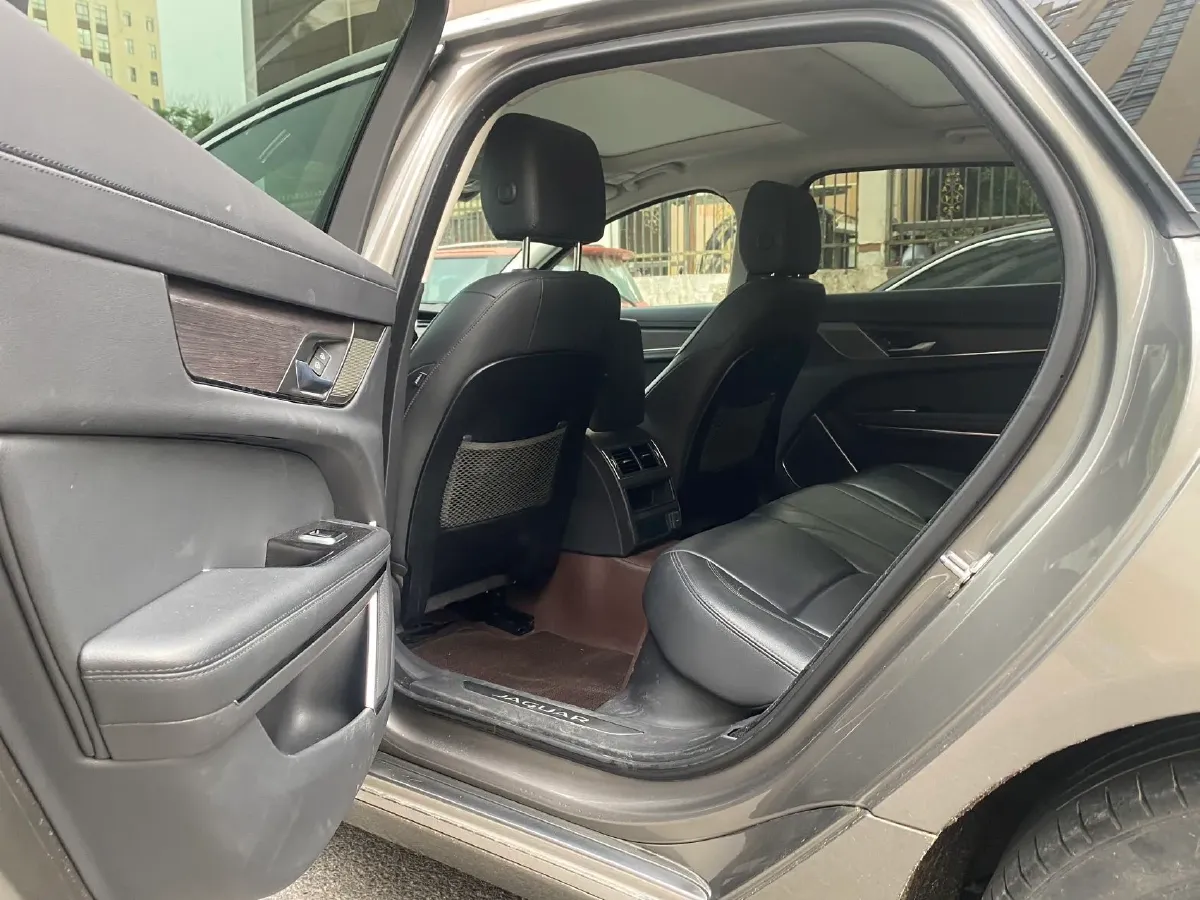 2021 Jaguar XFL 2.0T 200HP L4 8AT,autocango,china used car exporter,china ev exporter,chinese used car exporter,chinese used ev exporter