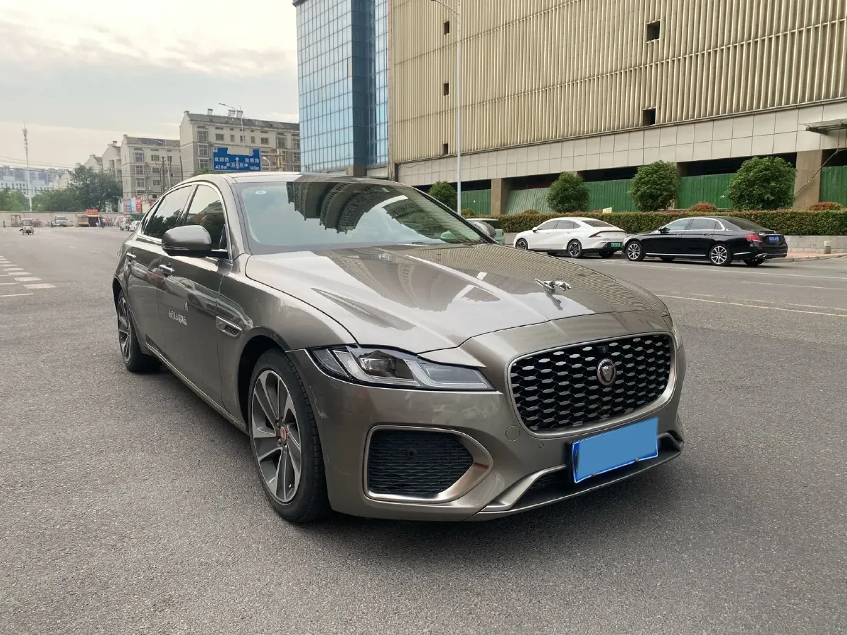 2021 Jaguar XFL 2.0T 200HP L4 8AT,autocango,china used car exporter,china ev exporter,chinese used car exporter,chinese used ev exporter