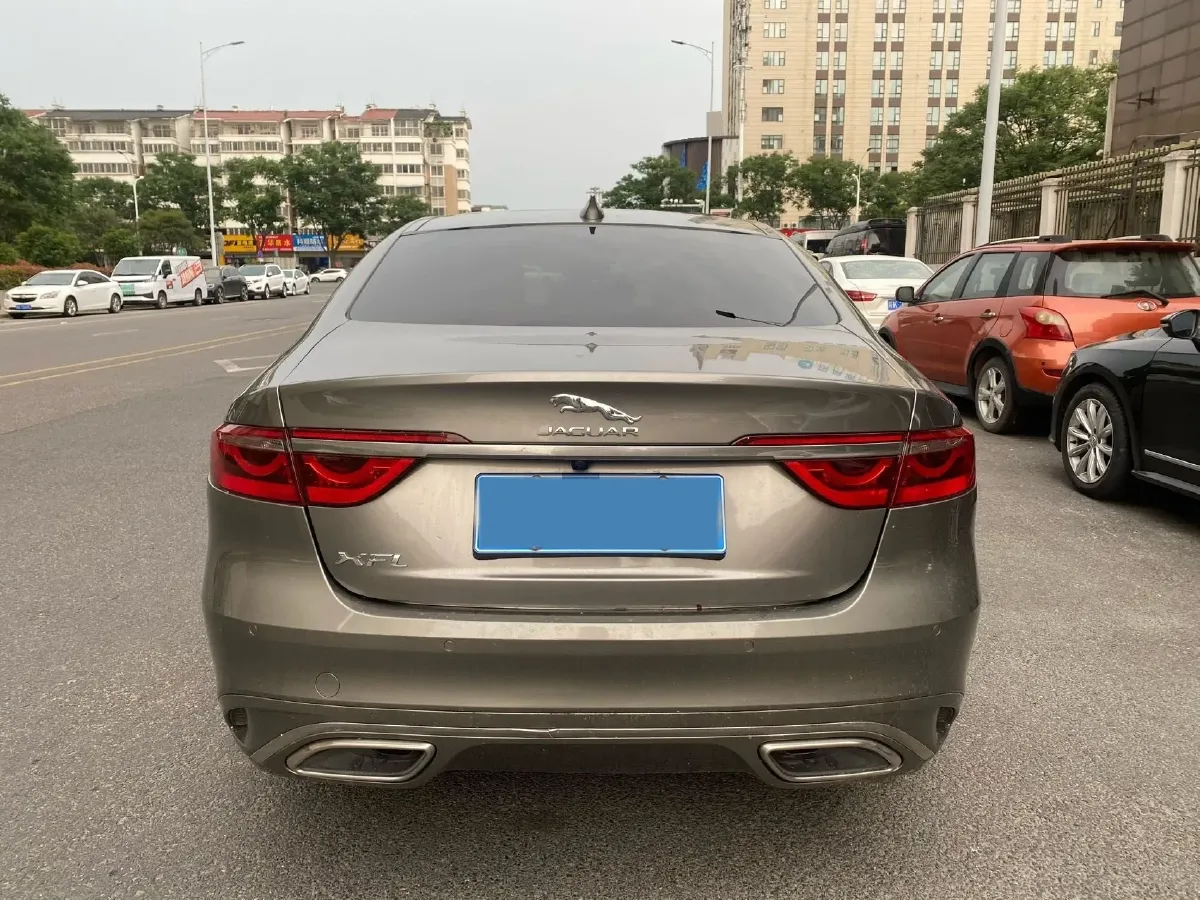 2021 Jaguar XFL 2.0T 200HP L4 8AT,autocango,china used car exporter,china ev exporter,chinese used car exporter,chinese used ev exporter
