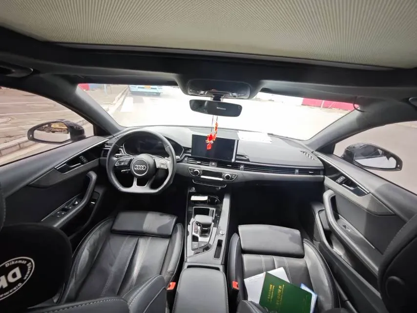 2023 Audi A4L 2.0T 190HP L4 7DCT,autocango,china used car exporter,china ev exporter,chinese used car exporter,chinese used ev exporter