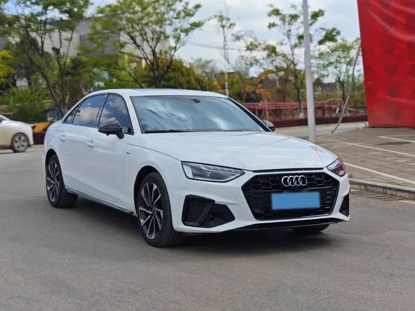 2023 Audi A4L 2.0T 190HP L4 7DCT,autocango,china used car exporter,china ev exporter,chinese used car exporter,chinese used ev exporter