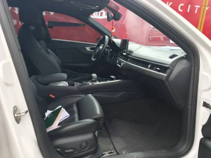 2023 Audi A4L 2.0T 190HP L4 7DCT,autocango,china used car exporter,china ev exporter,chinese used car exporter,chinese used ev exporter