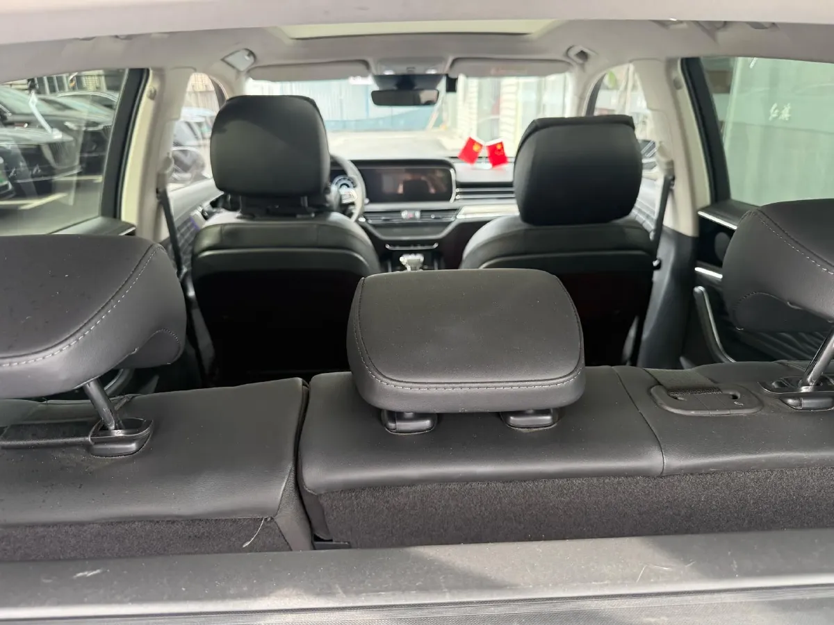 2022 HongQi HS5 2.0T 224HP L4 6AT,autocango,china used car exporter,china ev exporter,chinese used car exporter,chinese used ev exporter