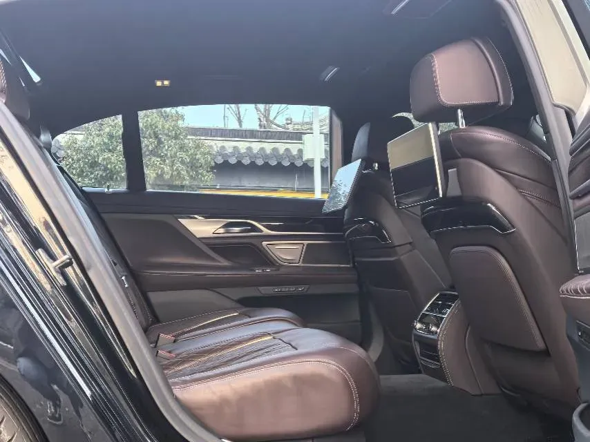 2019 BMW 7 Series 3.0T 340HP L6 8AT,autocango,china used car exporter,china ev exporter,chinese used car exporter,chinese used ev exporter