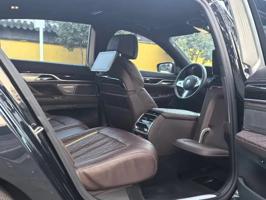 2019 BMW 7 Series 3.0T 340HP L6 8AT,autocango,china used car exporter,china ev exporter,chinese used car exporter,chinese used ev exporter