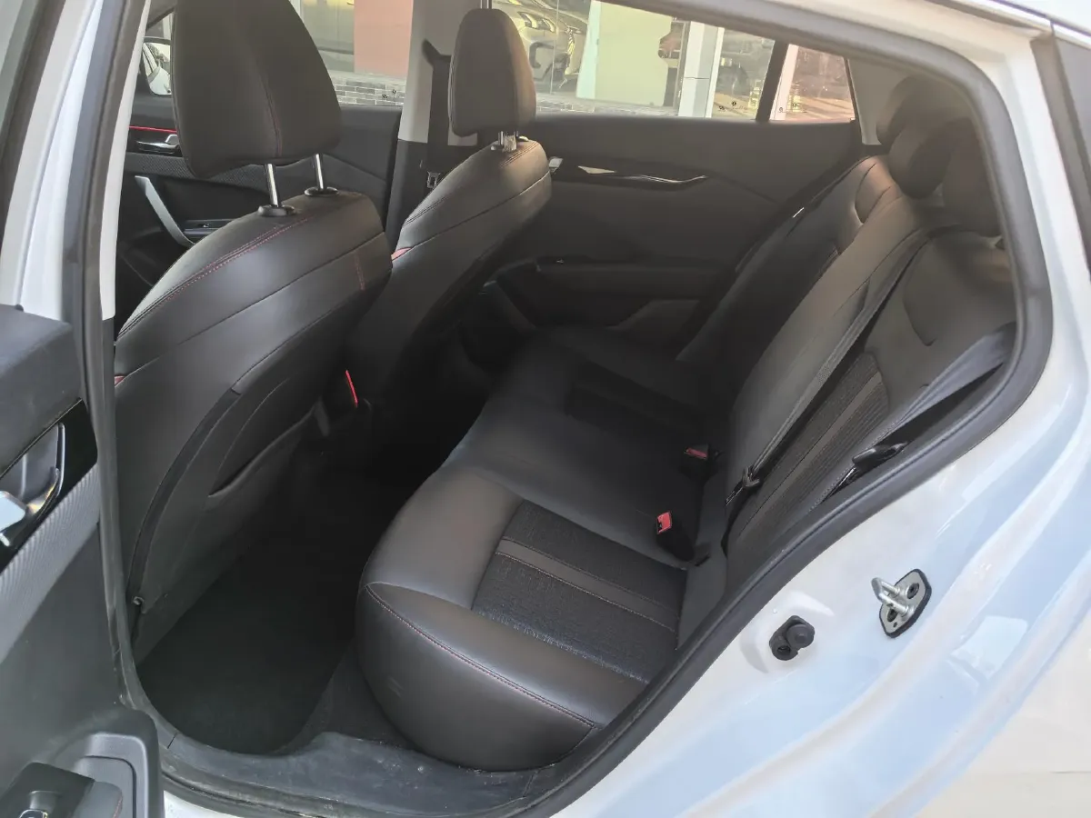 2021 DongFeng Aeolus YiXuan 1.5T 150HP L4 6DCT,autocango,china used car exporter,china ev exporter,chinese used car exporter,chinese used ev exporter