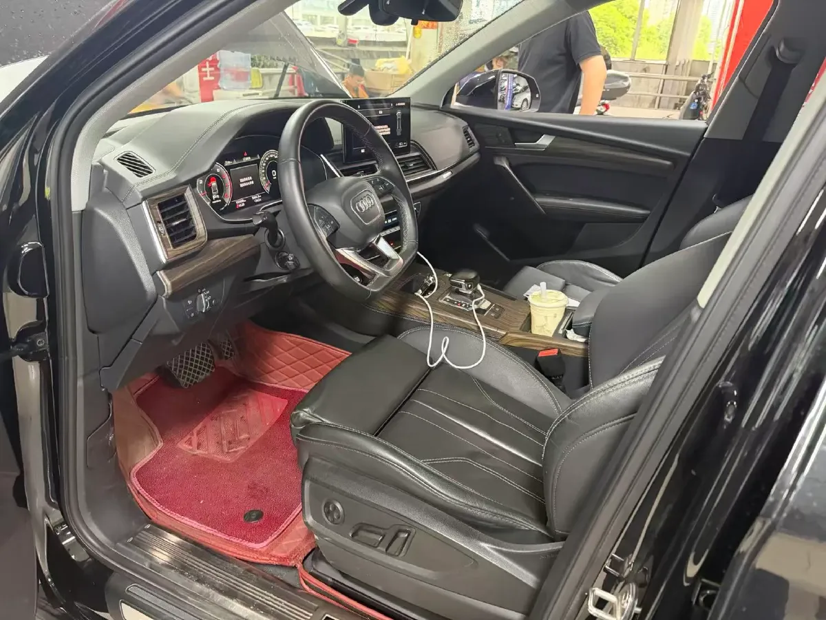 2022 Audi Q5L 2.0T 190HP L4 7DCT,autocango,china used car exporter,china ev exporter,chinese used car exporter,chinese used ev exporter