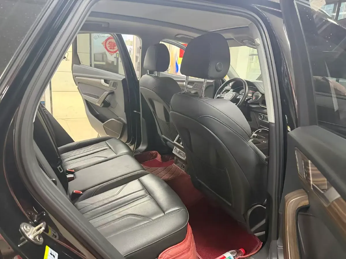 2022 Audi Q5L 2.0T 190HP L4 7DCT,autocango,china used car exporter,china ev exporter,chinese used car exporter,chinese used ev exporter