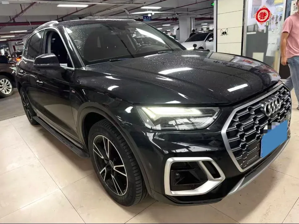 2022 Audi Q5L 2.0T 190HP L4 7DCT,autocango,china used car exporter,china ev exporter,chinese used car exporter,chinese used ev exporter