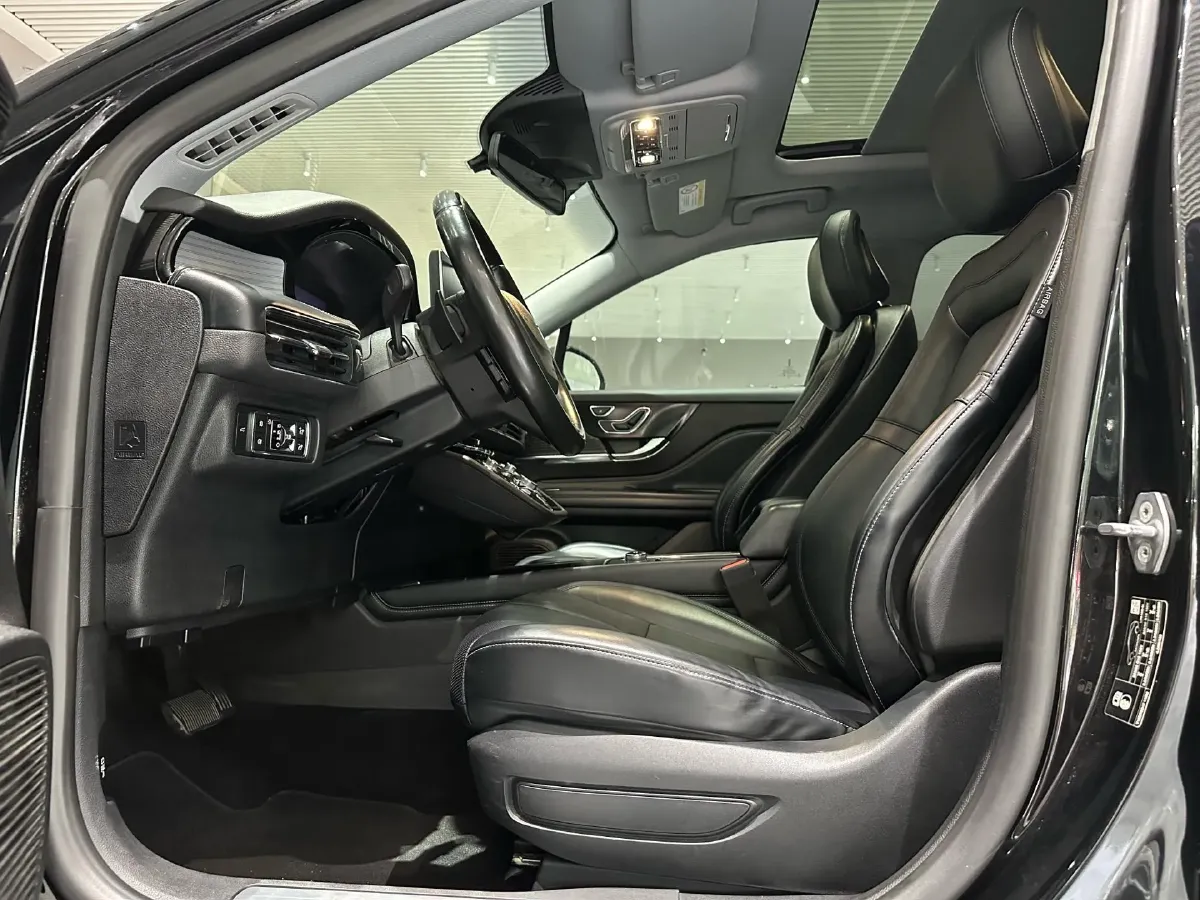2021 Lincoln Corsair 2.0T 245HP L4 8AT,autocango,china used car exporter,china ev exporter,chinese used car exporter,chinese used ev exporter