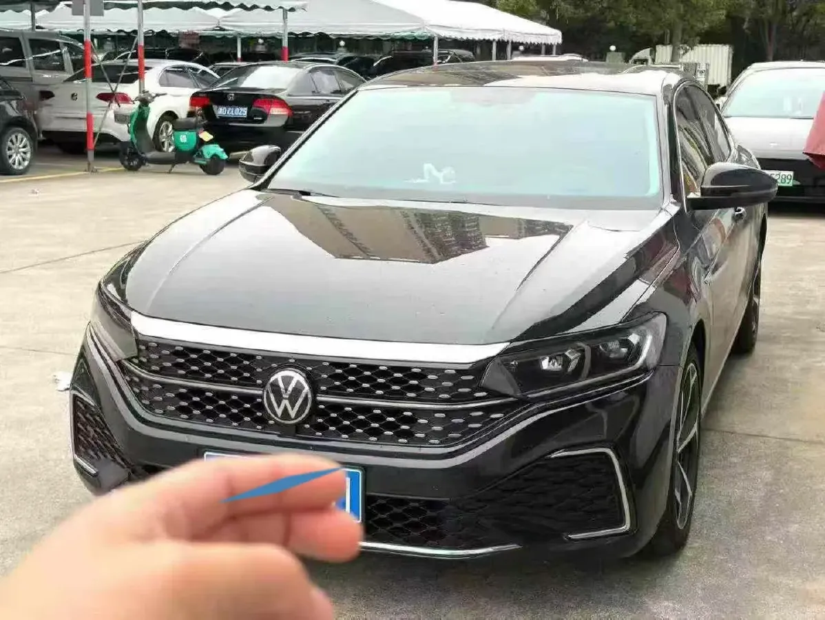 2023 Volkswagen Passat 2.0T 186HP L4 7DCT,autocango,china used car exporter,china ev exporter,chinese used car exporter,chinese used ev exporter