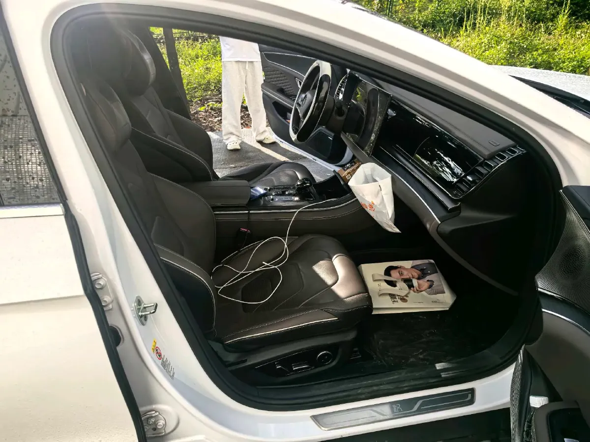 2022 Volkswagen Tiguan L 2.0T 186HP L4 7DCT,autocango,china used car exporter,china ev exporter,chinese used car exporter,chinese used ev exporter