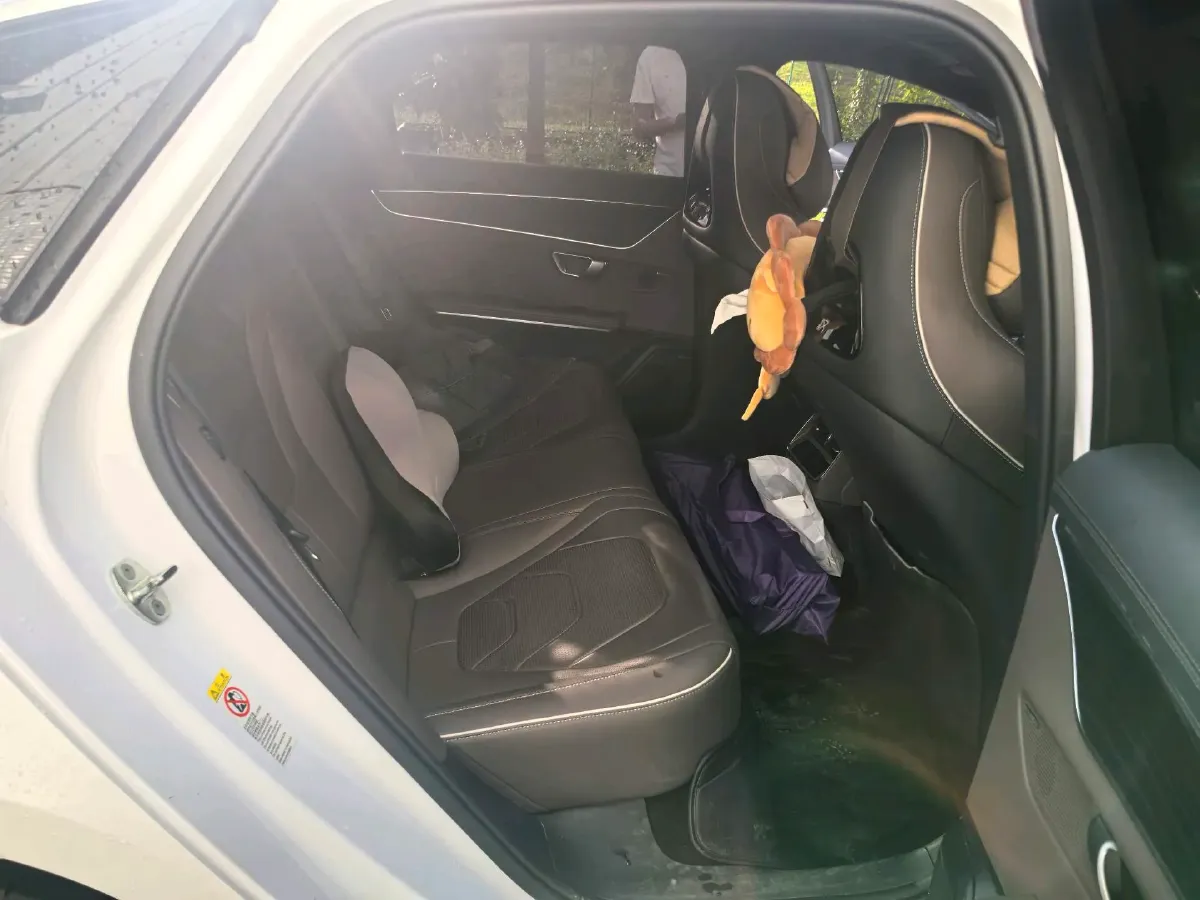 2022 Volkswagen Tiguan L 2.0T 186HP L4 7DCT,autocango,china used car exporter,china ev exporter,chinese used car exporter,chinese used ev exporter