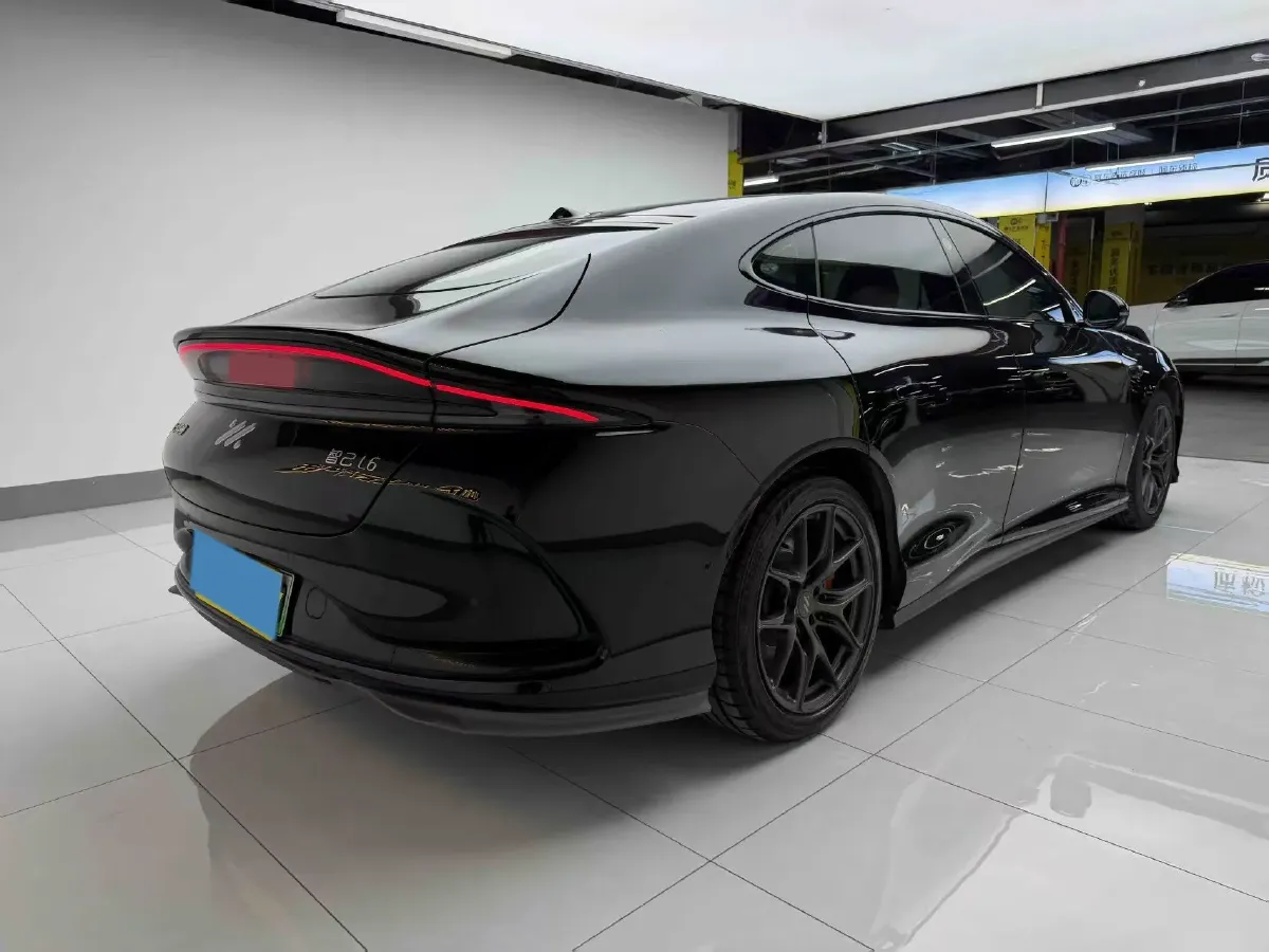 2024 IM L6 BEV 75KWH,autocango,china used car exporter,china ev exporter,chinese used car exporter,chinese used ev exporter