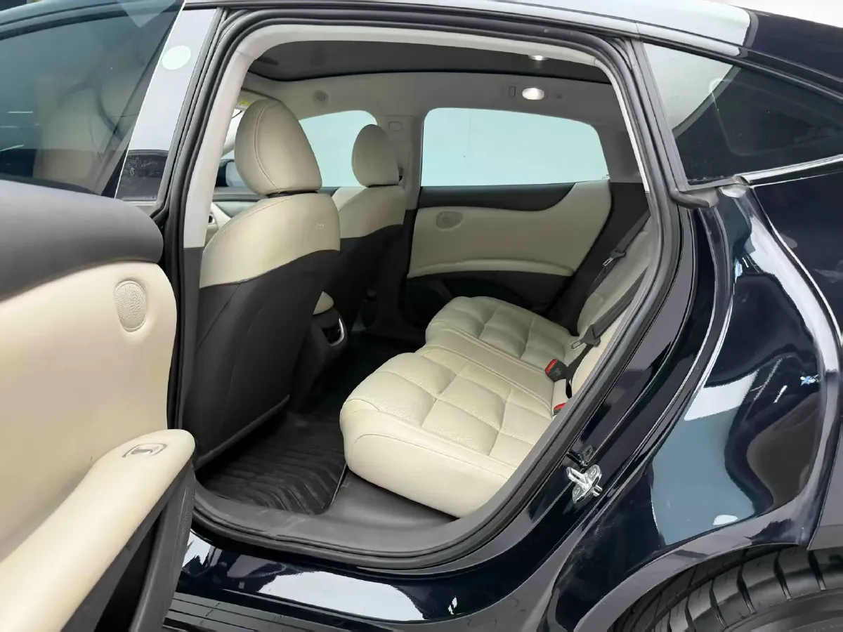2024 IM L6 BEV 75KWH,autocango,china used car exporter,china ev exporter,chinese used car exporter,chinese used ev exporter