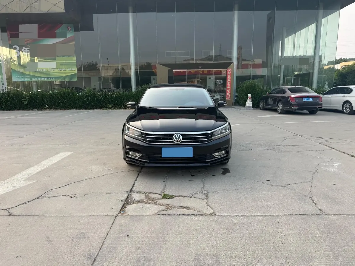 2017 Volkswagen Passat 1.8T 180HP L4 7DCT,autocango,china used car exporter,china ev exporter,chinese used car exporter,chinese used ev exporter