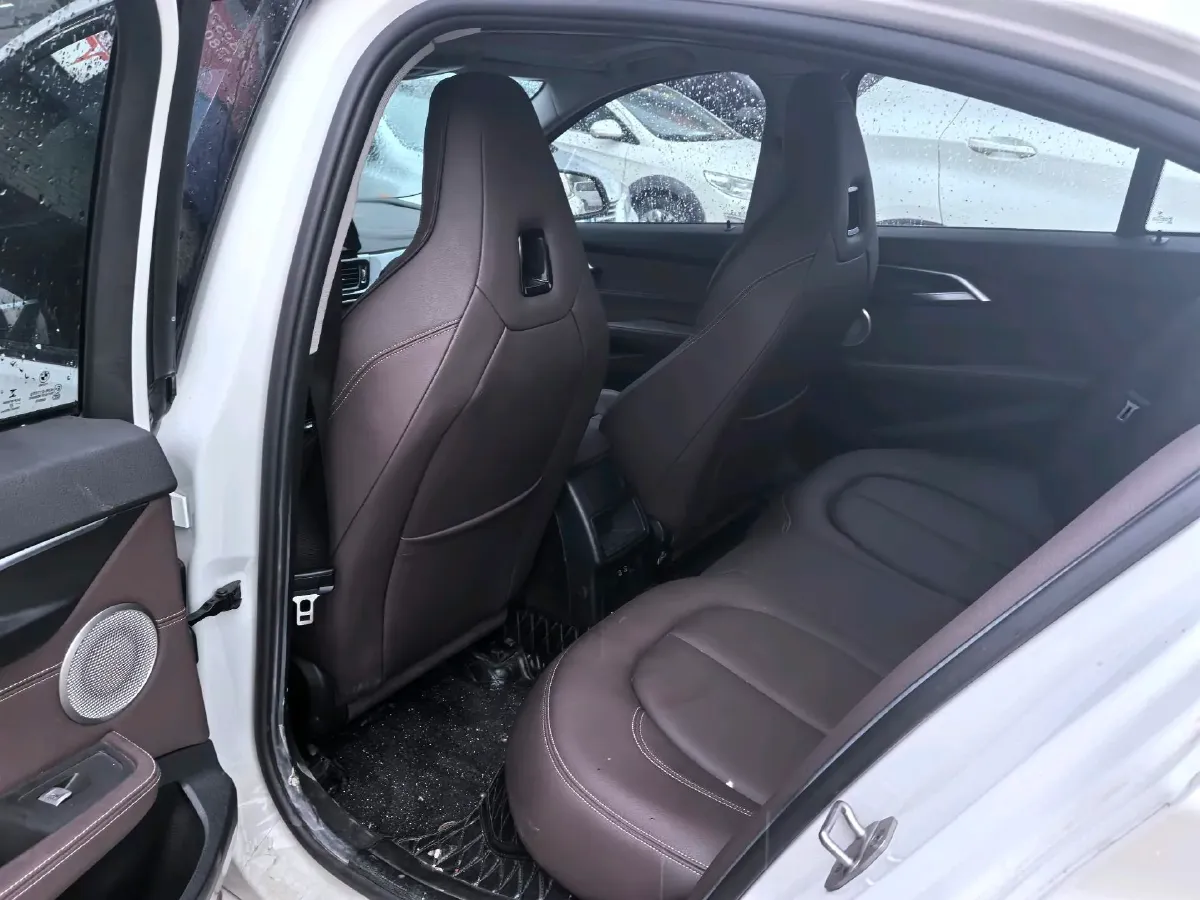 2023 BMW 1 Series 2.0T 178HP L4 7DCT,autocango,china used car exporter,china ev exporter,chinese used car exporter,chinese used ev exporter