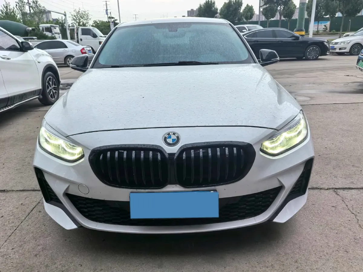 2023 BMW 1 Series 2.0T 178HP L4 7DCT,autocango,china used car exporter,china ev exporter,chinese used car exporter,chinese used ev exporter
