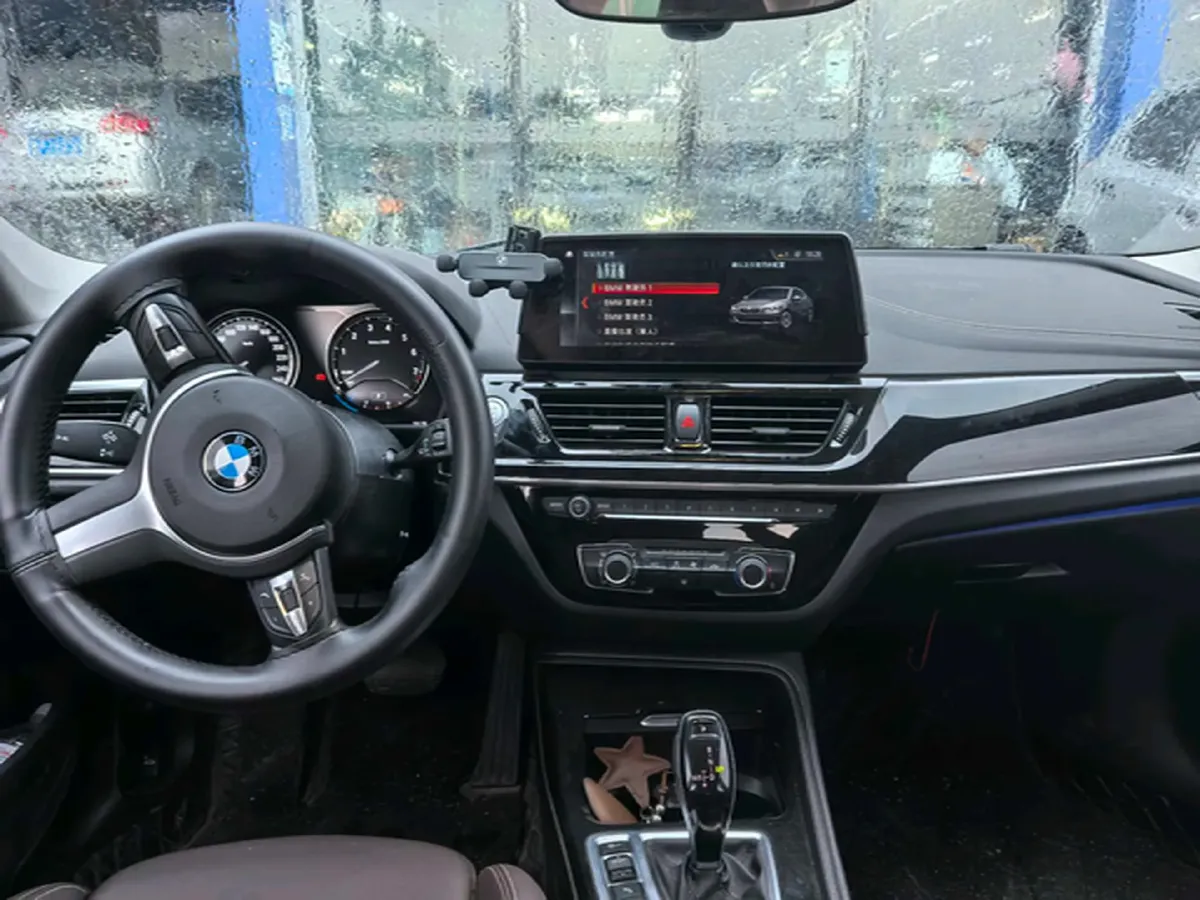 2023 BMW 1 Series 2.0T 178HP L4 7DCT,autocango,china used car exporter,china ev exporter,chinese used car exporter,chinese used ev exporter