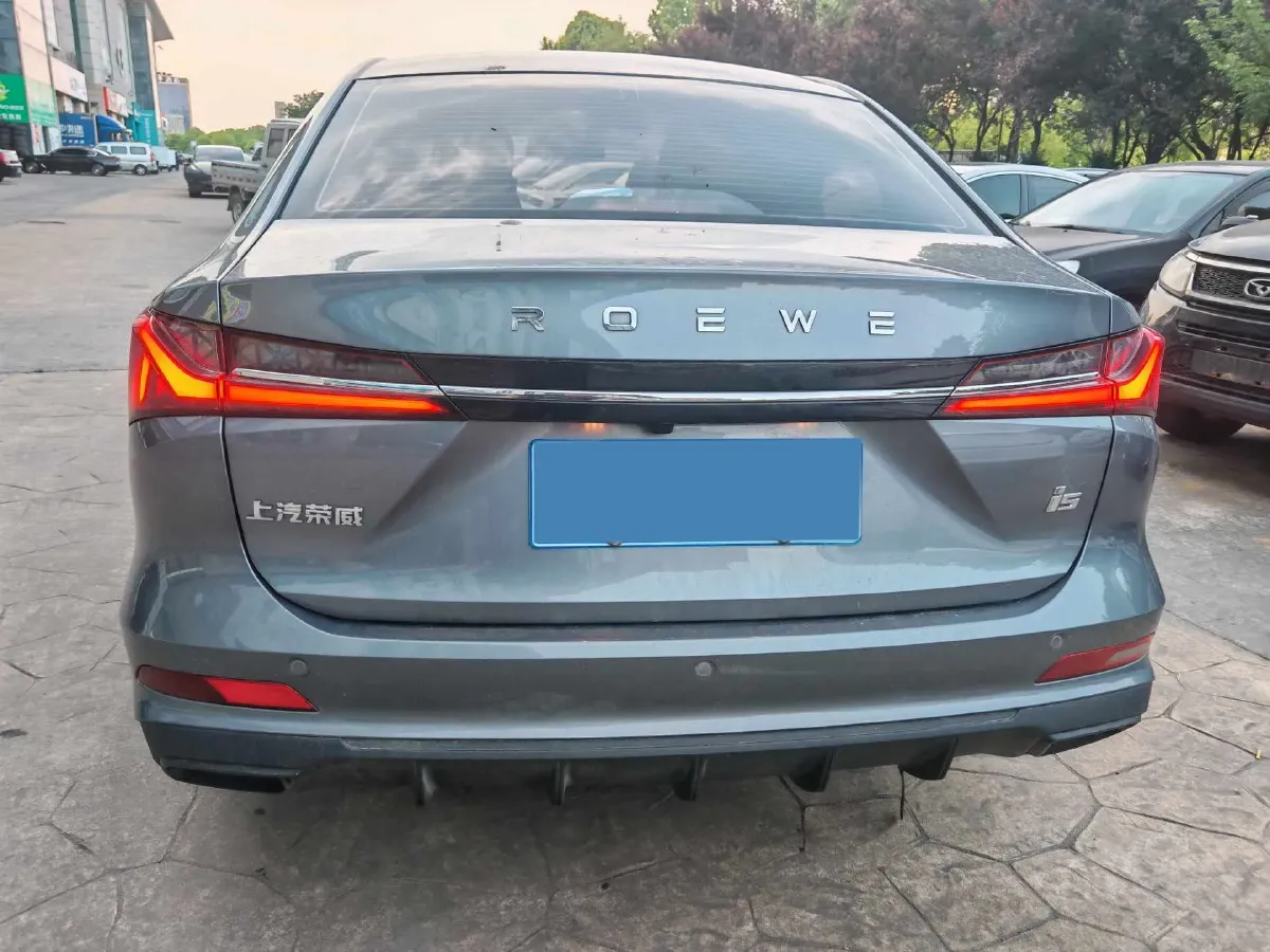 2023 Roewe i5 1.5L 129HP L4 5MT,autocango,china used car exporter,china ev exporter,chinese used car exporter,chinese used ev exporter