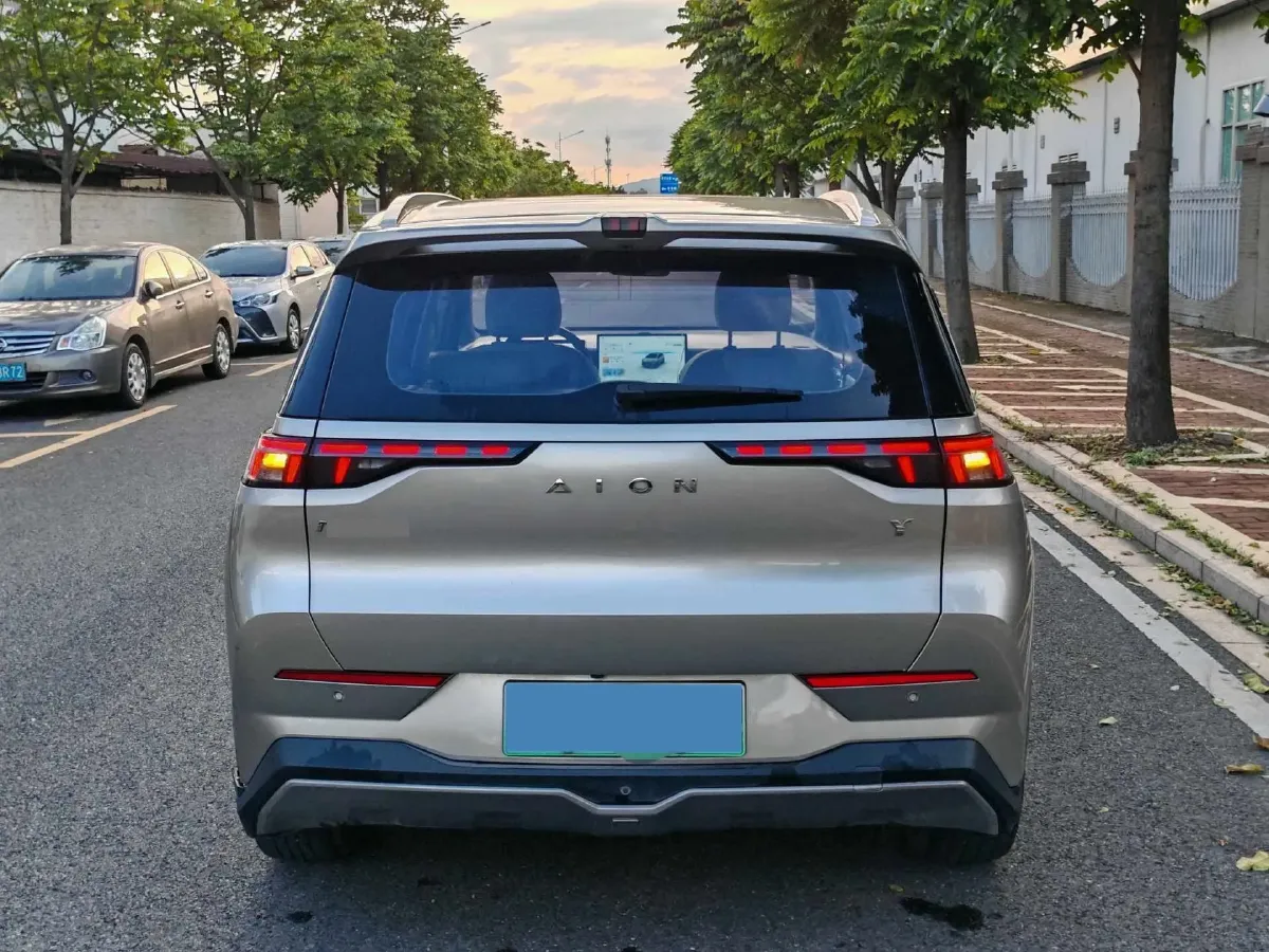 2022 Geely Okavango 1.8T 184HP L4 7DCT,autocango,china used car exporter,china ev exporter,chinese used car exporter,chinese used ev exporter