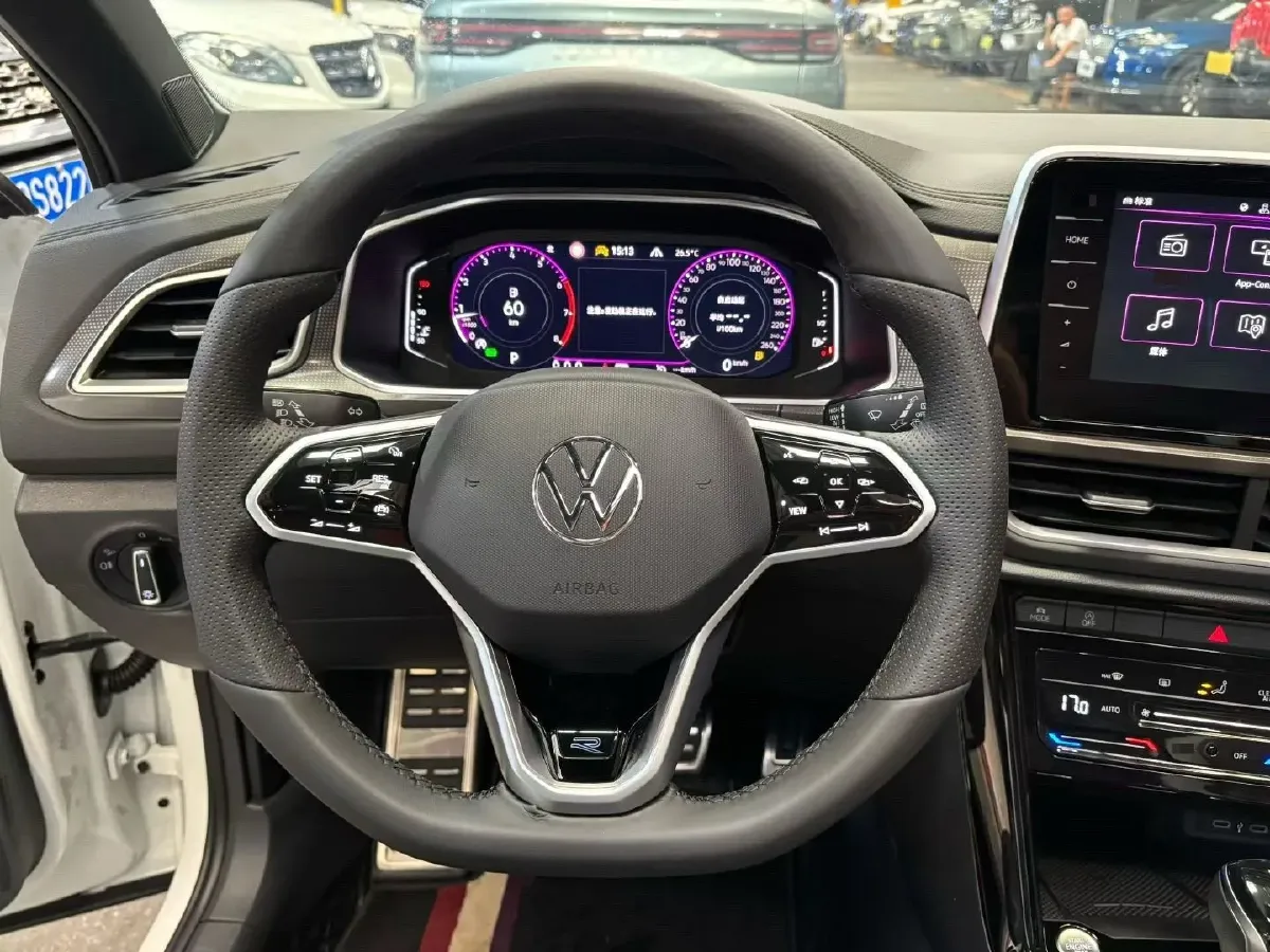 2024 Volkswagen T-Roc 1.5T 160HP L4 7DCT,autocango,china used car exporter,china ev exporter,chinese used car exporter,chinese used ev exporter