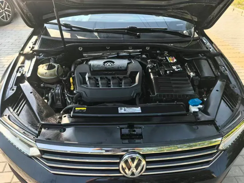 2019 Volkswagen Magotan 2.0T 186HP L4 7DCT,autocango,china used car exporter,china ev exporter,chinese used car exporter,chinese used ev exporter