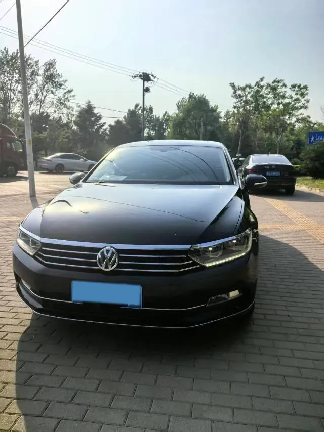 2019 Volkswagen Magotan 2.0T 186HP L4 7DCT,autocango,china used car exporter,china ev exporter,chinese used car exporter,chinese used ev exporter