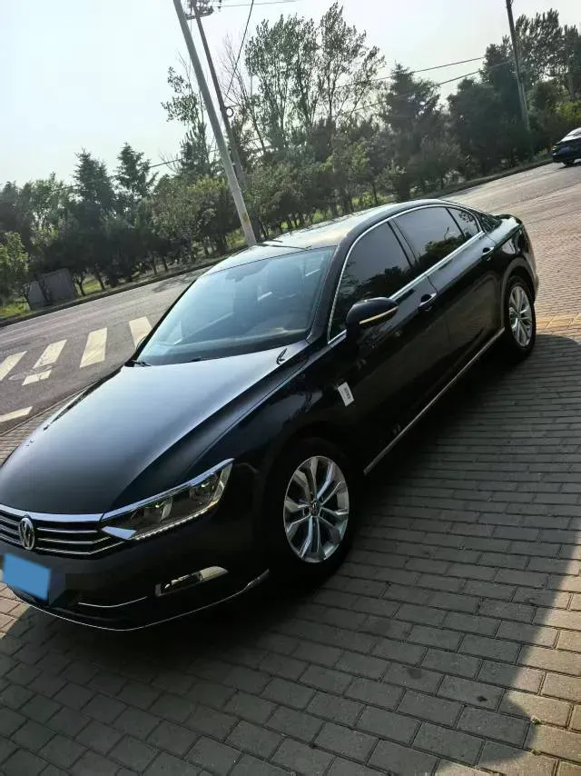 2019 Volkswagen Magotan 2.0T 186HP L4 7DCT,autocango,china used car exporter,china ev exporter,chinese used car exporter,chinese used ev exporter