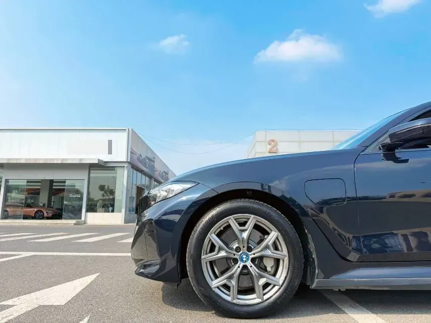 2024 BMW i3 BEV 70KWH,autocango,china used car exporter,china ev exporter,chinese used car exporter,chinese used ev exporter