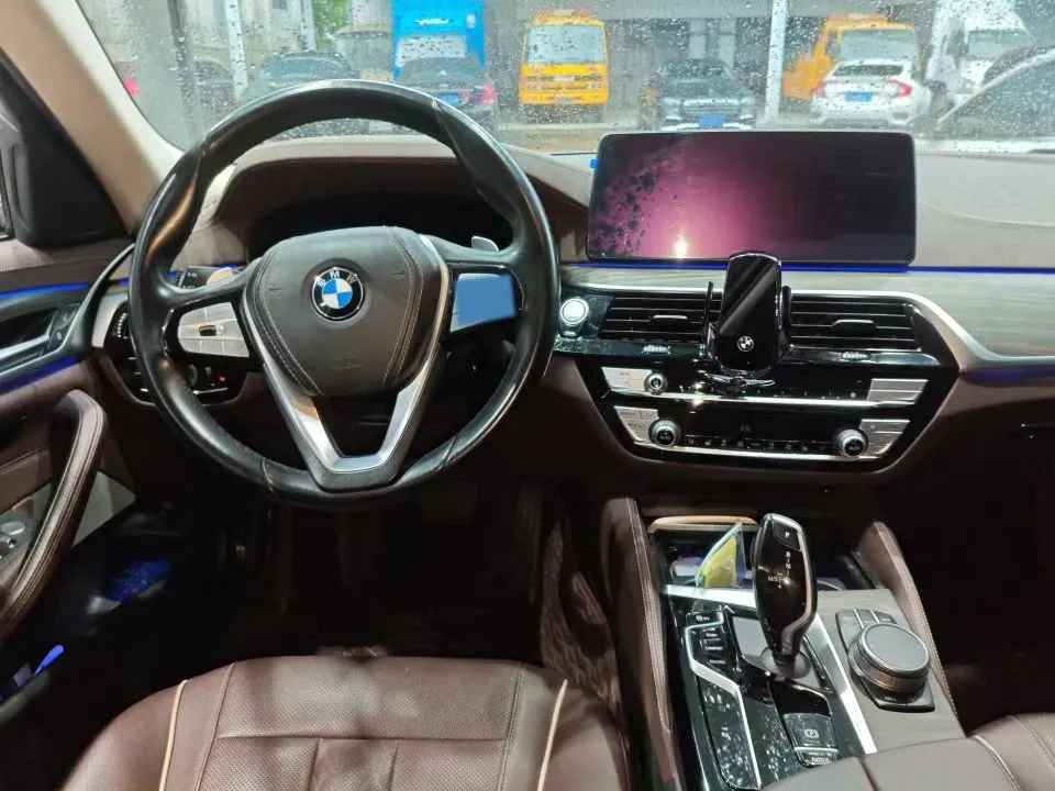 2021 BMW 5 Series 2.0T 252HP L4 8AT,autocango,china used car exporter,china ev exporter,chinese used car exporter,chinese used ev exporter
