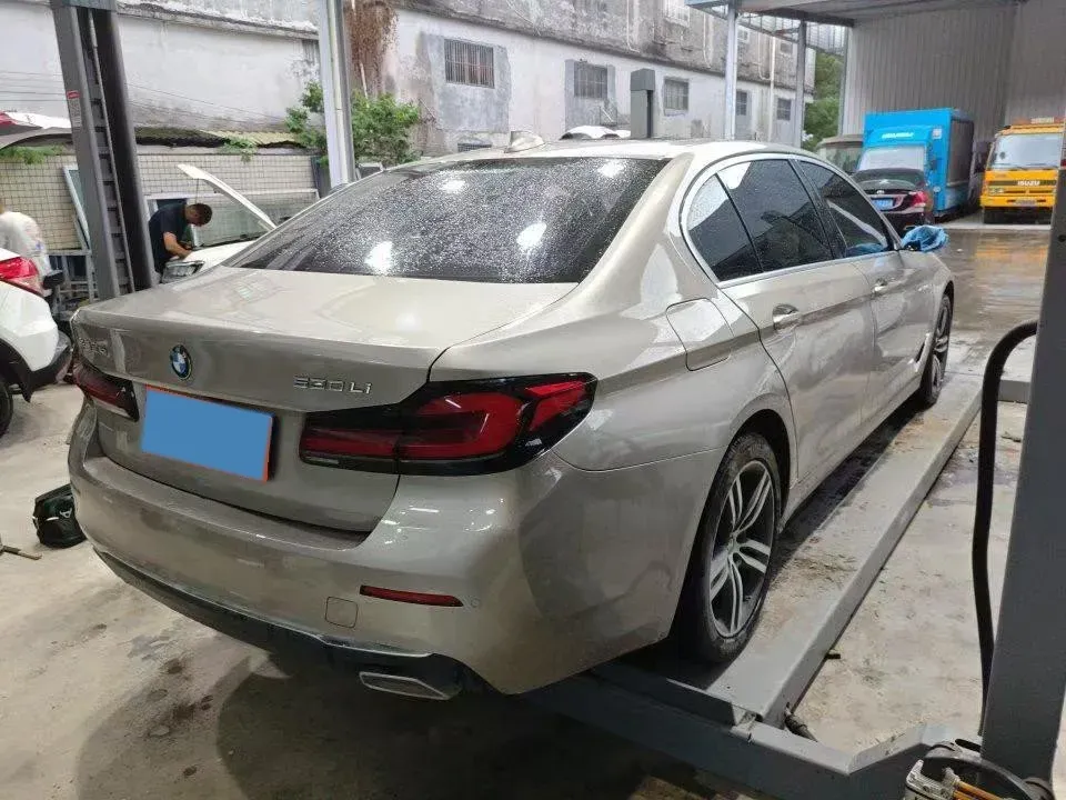 2021 BMW 5 Series 2.0T 252HP L4 8AT,autocango,china used car exporter,china ev exporter,chinese used car exporter,chinese used ev exporter