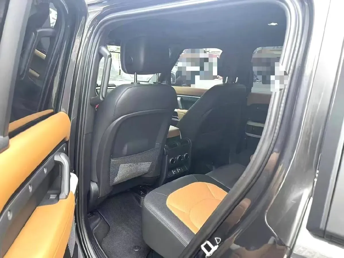 2023 Land Rover Defender 3.0T 400HP L6 8AT,autocango,china used car exporter,china ev exporter,chinese used car exporter,chinese used ev exporter