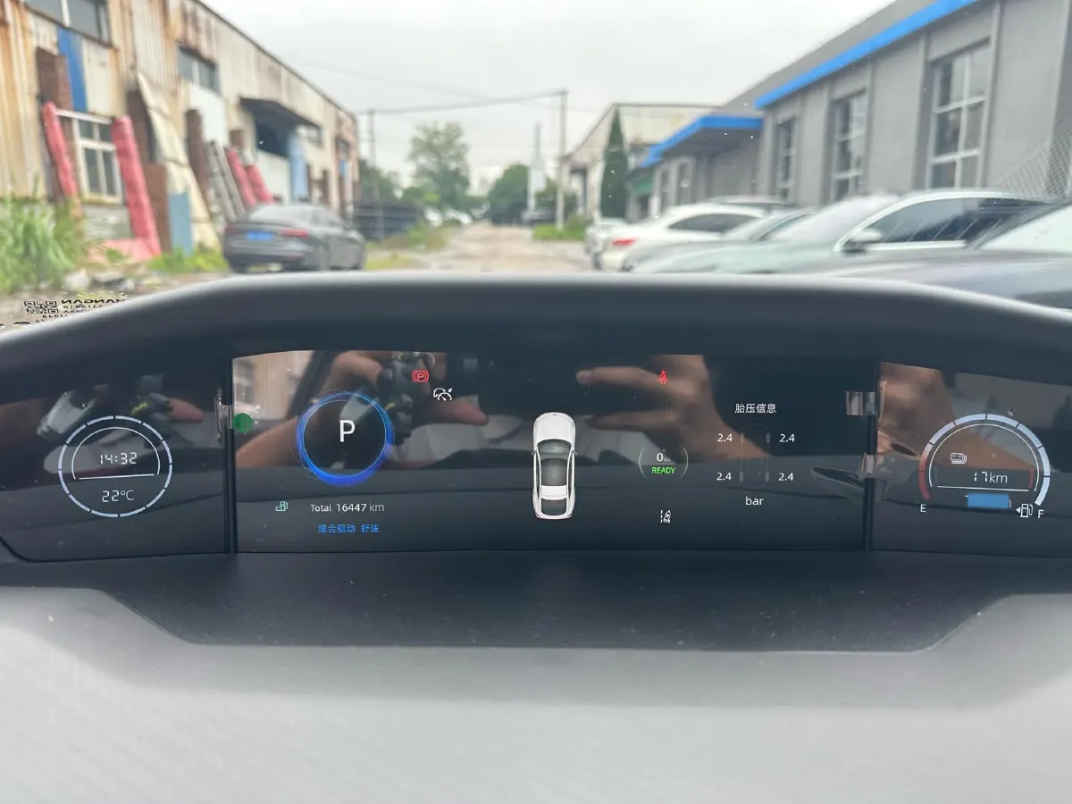2024 ChangAn UNI-V iDD 1.5L 110HP L4 E-CVT PHEV 18.99KWH,autocango,china used car exporter,china ev exporter,chinese used car exporter,chinese used ev exporter