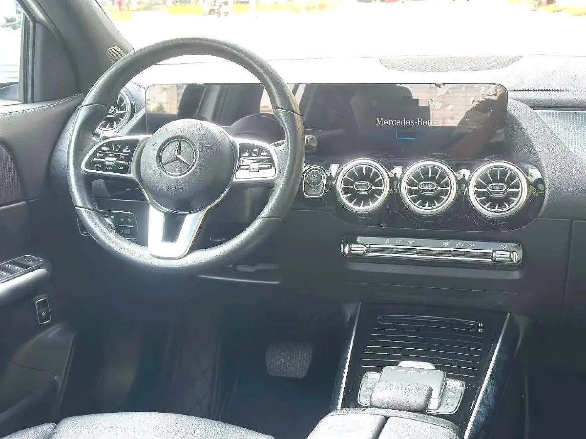 2023 Mercedes-Benz GLA Class 2.0T 190HP L4 8DCT,autocango,china used car exporter,china ev exporter,chinese used car exporter,chinese used ev exporter