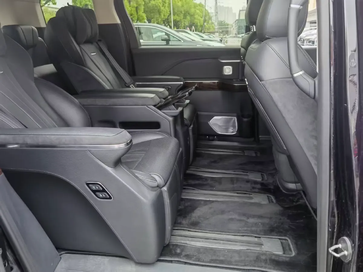 2023 HongQi HQ9 2.0T 252HP L4 8AT,autocango,china used car exporter,china ev exporter,chinese used car exporter,chinese used ev exporter