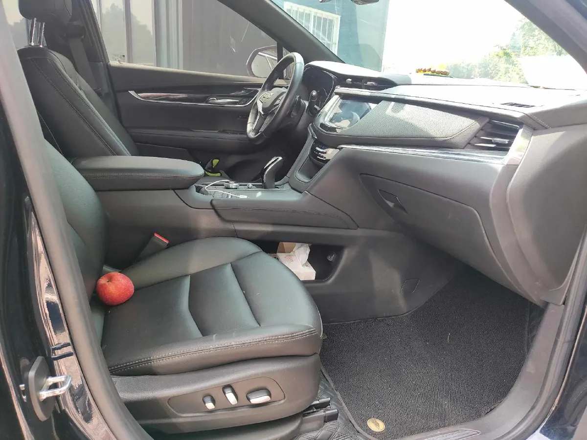 2022 Cadillac XT5 2.0T 237HP L4 9AT,autocango,china used car exporter,china ev exporter,chinese used car exporter,chinese used ev exporter