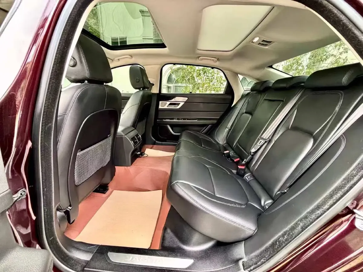 2020 Jaguar XFL 2.0T 200HP L4 8AT,autocango,china used car exporter,china ev exporter,chinese used car exporter,chinese used ev exporter