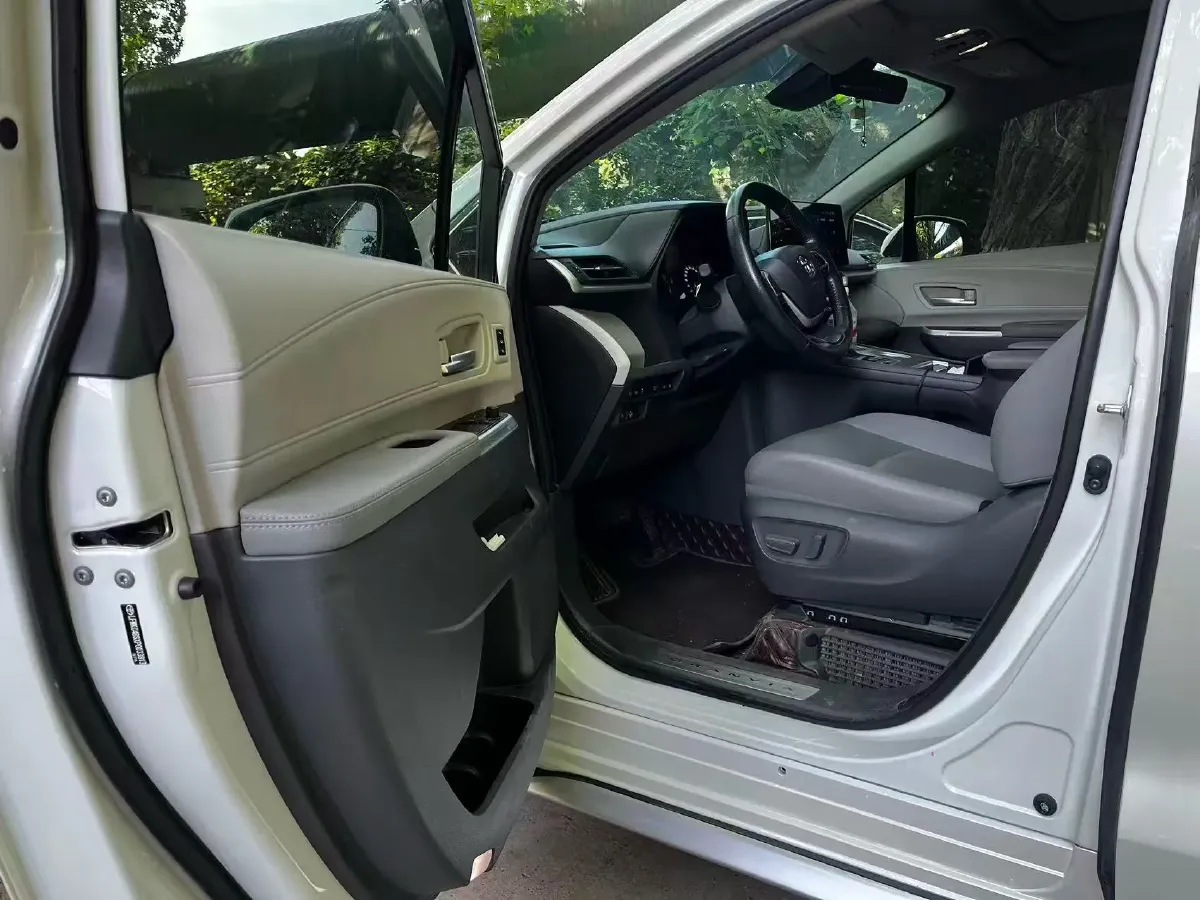 2023 Toyota Granvia 2.5L 189HP L4 E-CVT Hybrid,autocango,china used car exporter,china ev exporter,chinese used car exporter,chinese used ev exporter
