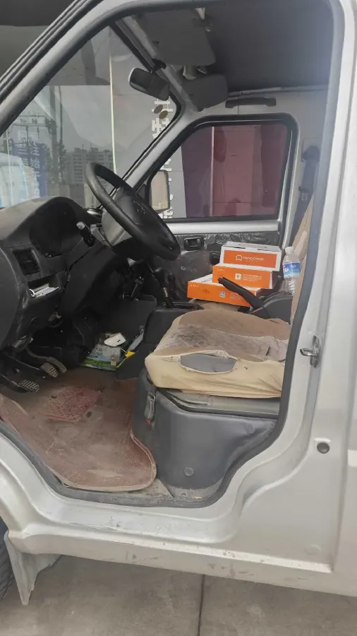 2015 WuLing RongGuang V 1.5L 112HP L4 5MT,autocango,china used car exporter,china ev exporter,chinese used car exporter,chinese used ev exporter