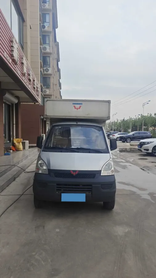 2015 WuLing RongGuang V 1.5L 112HP L4 5MT,autocango,china used car exporter,china ev exporter,chinese used car exporter,chinese used ev exporter