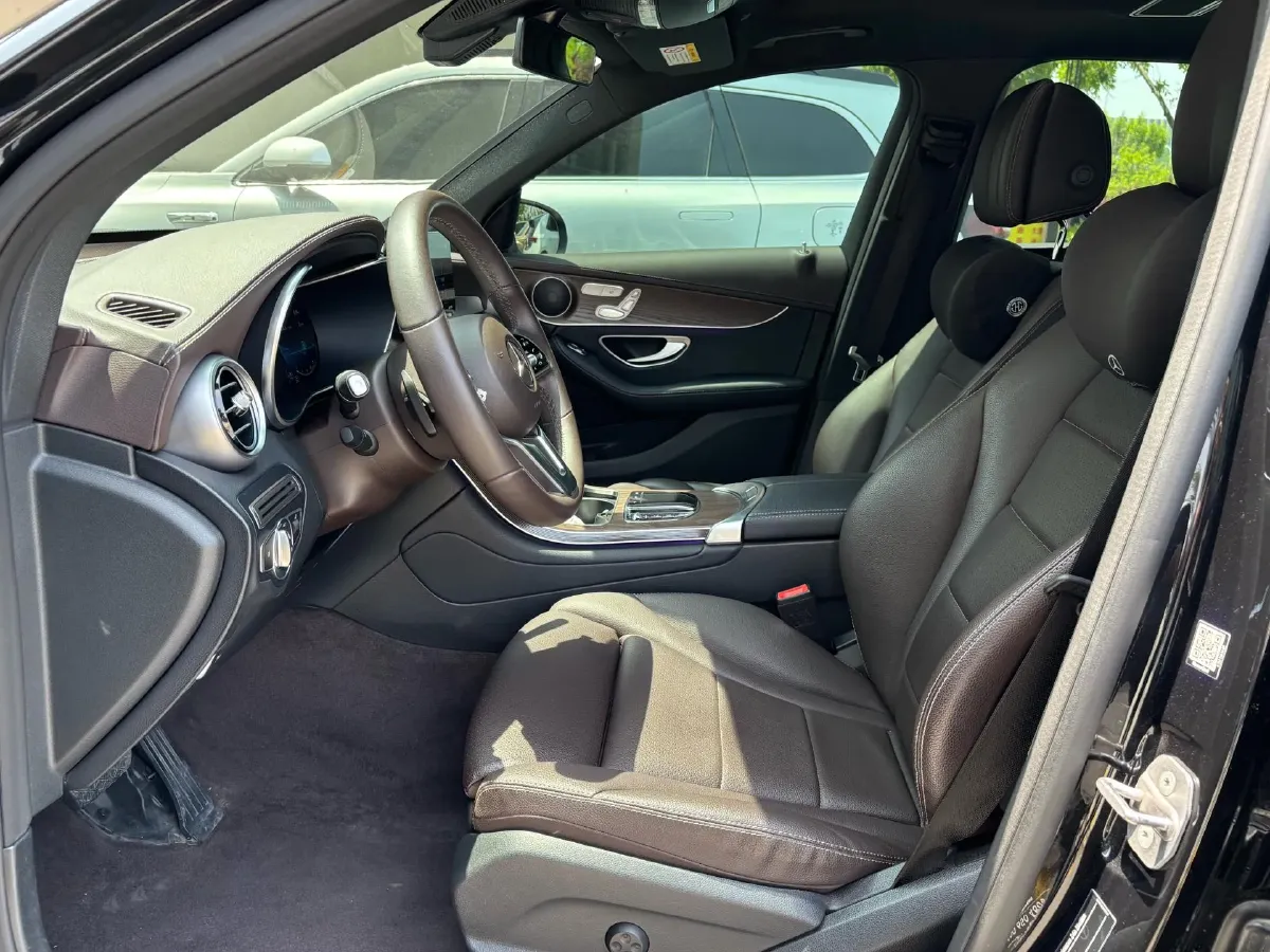 2022 Mercedes-Benz GLC Class 2.0T 197HP L4 9AT,autocango,china used car exporter,china ev exporter,chinese used car exporter,chinese used ev exporter