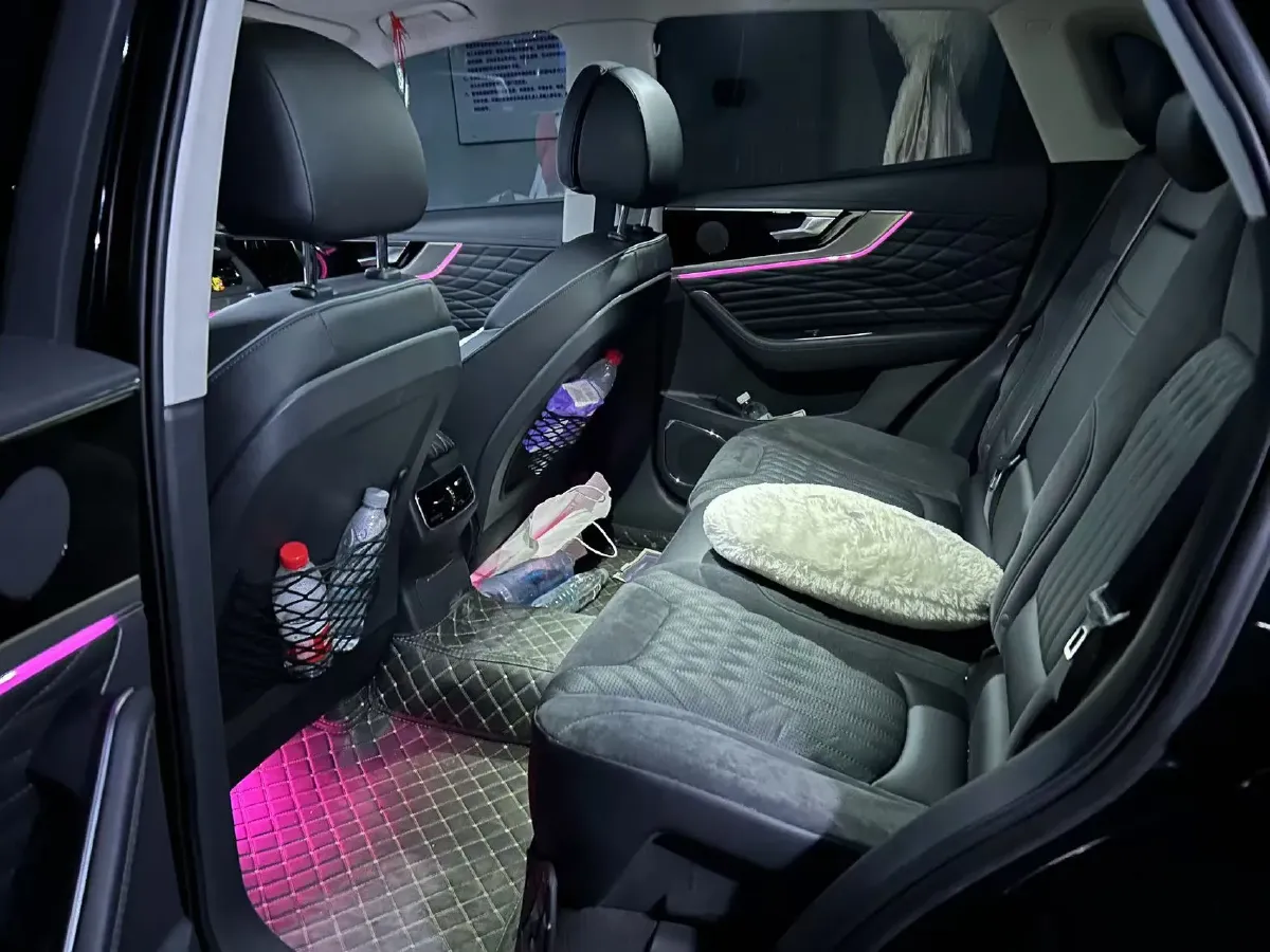2022 HongQi HS5 2.0T 224HP L4 6AT,autocango,china used car exporter,china ev exporter,chinese used car exporter,chinese used ev exporter