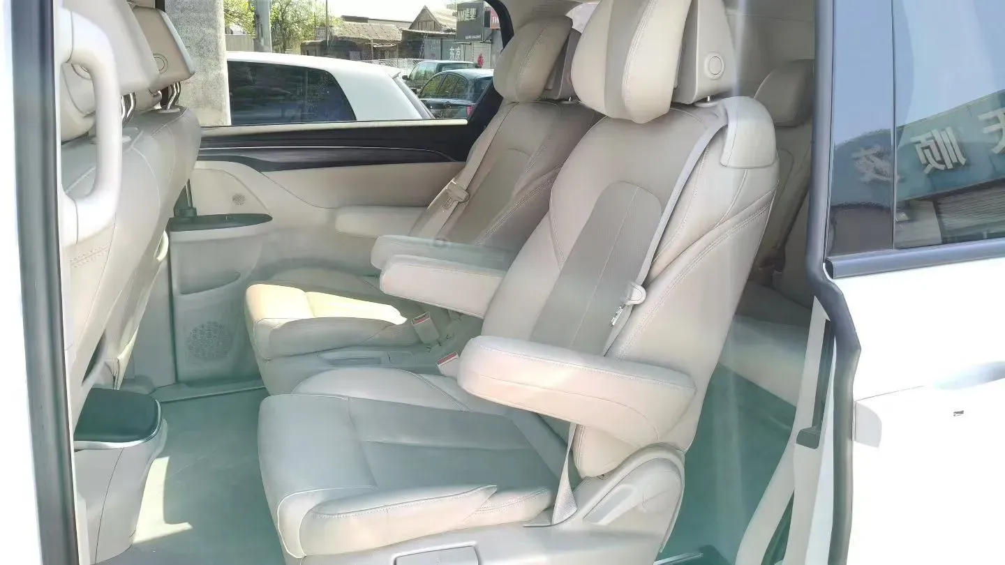 2022 Buick GL8 2.0T 237HP L4 9AT,autocango,china used car exporter,china ev exporter,chinese used car exporter,chinese used ev exporter