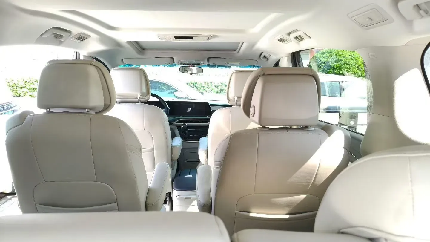 2022 Buick GL8 2.0T 237HP L4 9AT,autocango,china used car exporter,china ev exporter,chinese used car exporter,chinese used ev exporter