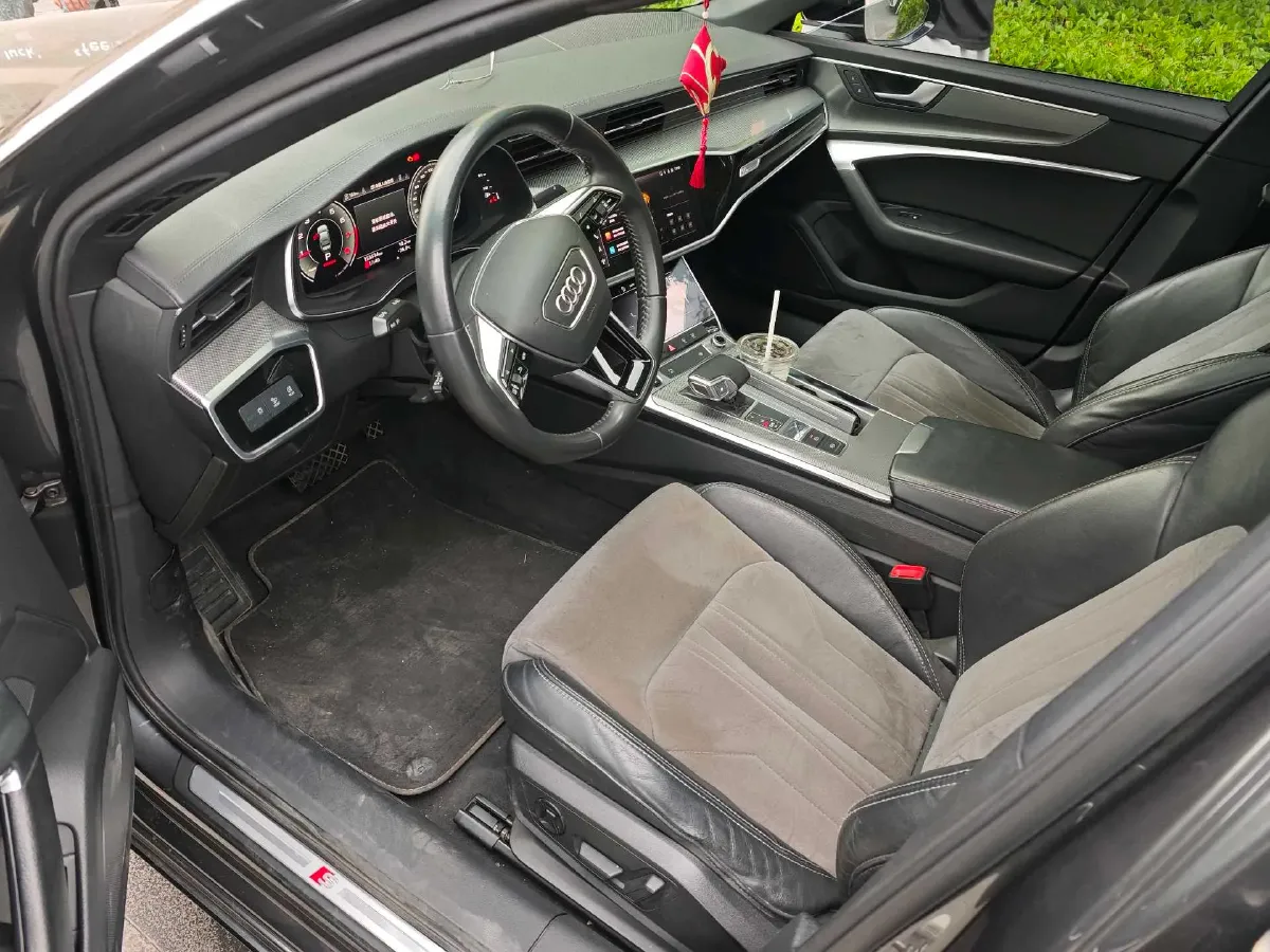 2020 Audi A6L 2.0T 190HP L4 7DCT,autocango,china used car exporter,china ev exporter,chinese used car exporter,chinese used ev exporter