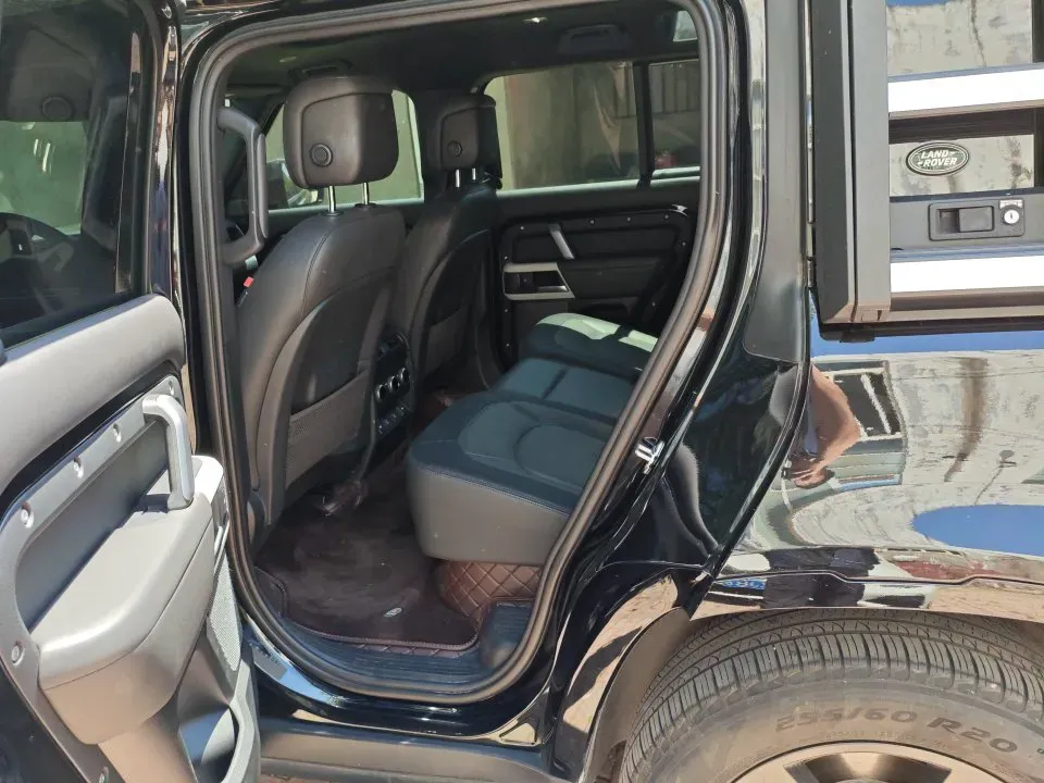 2023 Land Rover Defender 3.0T 400HP L6 8AT,autocango,china used car exporter,china ev exporter,chinese used car exporter,chinese used ev exporter