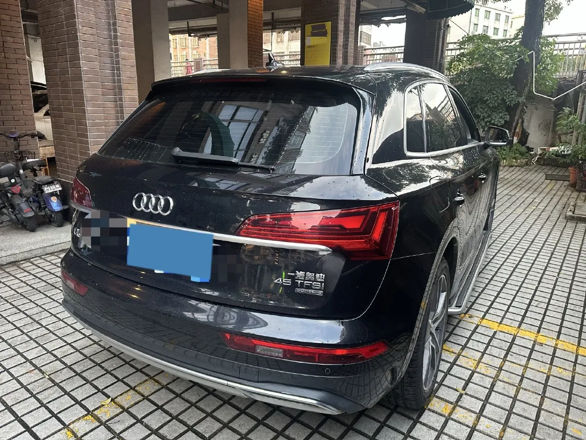 2022 Audi Q5L 2.0T 252HP L4 7DCT,autocango,china used car exporter,china ev exporter,chinese used car exporter,chinese used ev exporter